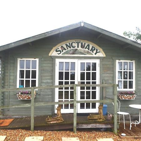 Owls Nest Log Cabin Morpeth Exterior photo